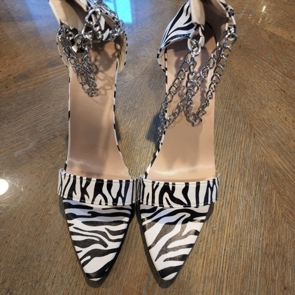 Brand New‎ Zebra Print Heels Size 39/ 8 US - Picture 2 of 6